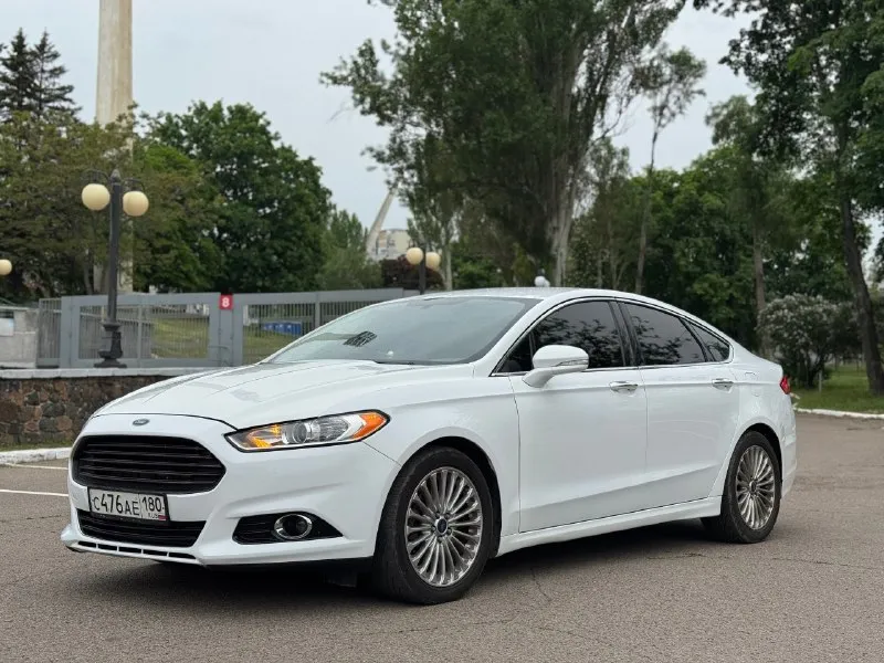 Продам ford fusion объем: 2 литра бензин. коробка: 6-ти ступенчатый классический автомат. год: 2015 ✅ кузов в очень хорошем состоянии. ✅ стекла все родные. ✅ машина местная. автомобиль в техническом плане в отличном состоянии. следили и ухаживали, денег не жалели. замена масла строго раз в 6,5-7 тыс км. , коробка без нареканий. подвеска - мячик, без посторонних звуков и стуков. салон в хорошем состоянии. не прокурен, не затерт. очень хорошая комплектация titanium. есть все. старт-стоп. безключевой доступ. подогревы сидений. камера заднего вида, парктроники. эл. рег. сидений с памятью. датчик света, дождя. круиз. хорошая музыка. и многое другое. машиной будете довольны. цена: 1,250 ₽ торг будет! +7949-606-44-51 нахожусь в донецке. 📞 звоните: +7(949)6064451 - фотография - 4