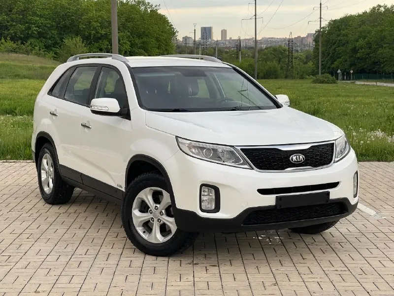 🔥kia sorento рестайлинг 🔥 ✅год выпуска 2014 ✅мотор 2.4 ✅двигатель бензиновый ✅коробка механика (6ст) ✅привод полный ✅пробег 176 тыс. км ✅без дтп ✅без вторичного окраса 🔥 комплектация 🔥 ✅обогрев заднего стекла ✅корректор фар ✅режим eco ✅разъемы под aux usb ✅разъем 12v ✅литые диски r17 ✅эл. зеркала с подогревом ✅дневные ходовые огни ☑️ мотор работает идеально без посторонних звуков!!! 🔥в подарок новому владельцу тех осмотр и полный бак топлива🔥 ✅донецк. стоимость 1.525.000₽ тел. +7949-50-800-60 - фотография - 1