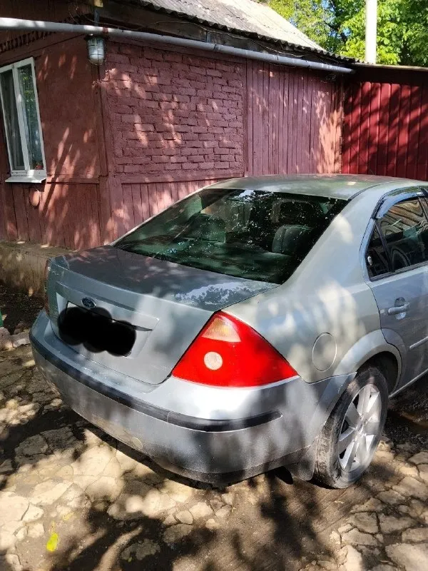 Продам ford mondeo 3, 2001 года выпуска, в хорошем рабочем состоянии. в одной семье с 2012 года. по документам владелец я. г. торез. комплектация ghia, пробег 325 000 км. двигатель 2.0 л (145 л. с. ). 4 стеклоподъёмника, abs, круиз-контроль, обогрев заднего и бокового стекла, подогрев передних сидений, комплект зимней резины на дисках, 2 din магнитола, парктроники. дополнительно: отдам с машиной 4 двери, крышку багажника, двигатель, кпп и ещё много запчастей по автомобилю. цена: 300 тыс. небольшой торг. по всем вопросам обращайтесь в лс или по номеру +79493665763 📞 звоните: +7(949)3665763 - фотография - 3