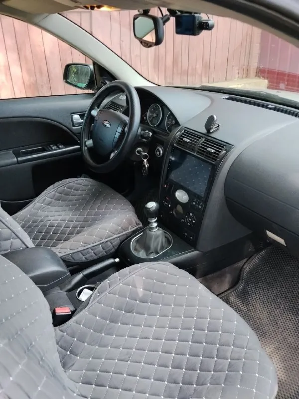 Продам ford mondeo 3, 2001 года выпуска, в хорошем рабочем состоянии. в одной семье с 2012 года. по документам владелец я. г. торез. комплектация ghia, пробег 325 000 км. двигатель 2.0 л (145 л. с. ). 4 стеклоподъёмника, abs, круиз-контроль, обогрев заднего и бокового стекла, подогрев передних сидений, комплект зимней резины на дисках, 2 din магнитола, парктроники. дополнительно: отдам с машиной 4 двери, крышку багажника, двигатель, кпп и ещё много запчастей по автомобилю. цена: 300 тыс. небольшой торг. по всем вопросам обращайтесь в лс или по номеру +79493665763 📞 звоните: +7(949)3665763 - фотография - 7