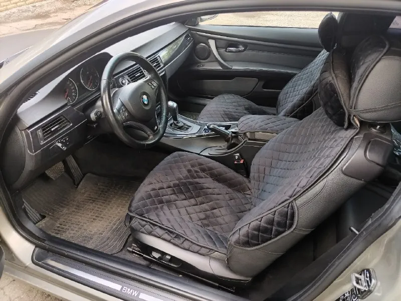 Продам bmw 320i 2009 года мотор и акпп в отличном состоянии, обслужено от и до. все масла фильтра заменены. климат заправлен. по электрике все работает. едет бодро ничего ни где не гремит не стучит. год 2009 пробег 198 000. по документам хозяин, переоформление! цена 1.5🍋 осмотр город харцызск. +7 (949) 389-02-48 +7 (977) 015-77-60 📞 🇷🇺 звоните: +79493890248 - фотография - 8