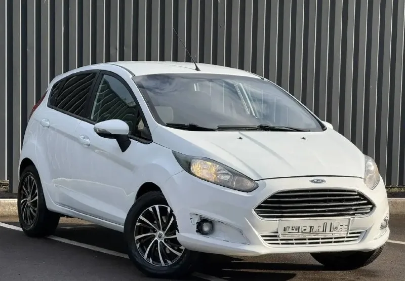 🚗 ford fiesta 🚀 обьем: 1.3 бензин 🐎79.000 км подтвержденный! ⛽️ топливо: бензин 🚅кпп: механическая 🛩год выпуска:2014 🎧 видео обзор по запросу 🌏место осмотра: г. донецк ☎️телефон: +79780976941 💵 560.000 рублей торг (срочно) местная не пригон - фотография - 3