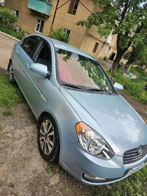 Продам хундай акцент 2008г, мотор 1.6. по машине делать ничего не нужно сел и катайся, комплектация с климатом и подогревом сидений и лобового, всё работает. свет хороший. посмотреть можно в донецке, цена 550т. ₽ без торга. тел +7_949_582_61_63 - фотография - 2