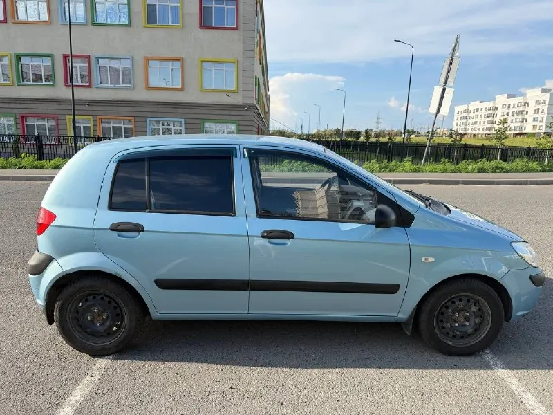 Продам hyundai getz двигатель: 1.6 самый надёжный. коробка: автомат кондиционер! год выпуска: 2009 пробег: 224 000т. км. родной. авто в хорошем состоянии, полностью обслужена. максимальная комплектация: гур, abs. кондиционер, 4 стеклоподъемника, подогревы сидений, противотуманные фары, и многое другое. цена: 650 000 т. руб. торг! по вопросам звоните. тел: +7-949-716-69-06 - ольга автомобиль находится в мариуполе. - фотография - 5