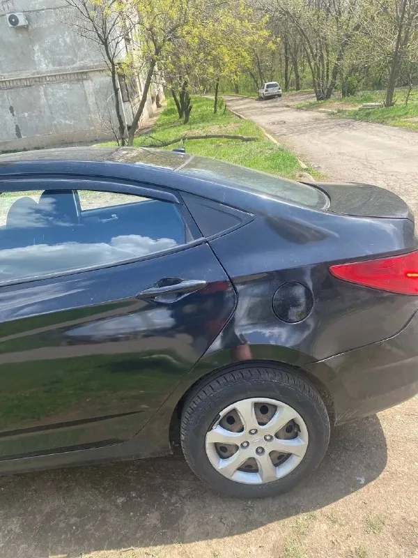 Продам hyundai солярис 2011 года 1.6 автомат продаю срочно торг есть по коробке нареканий нет не пинается мотор хороший цена 500 тысяч торг есть +79498100967 📞 звоните: +7(949)8100967 - фотография - 4