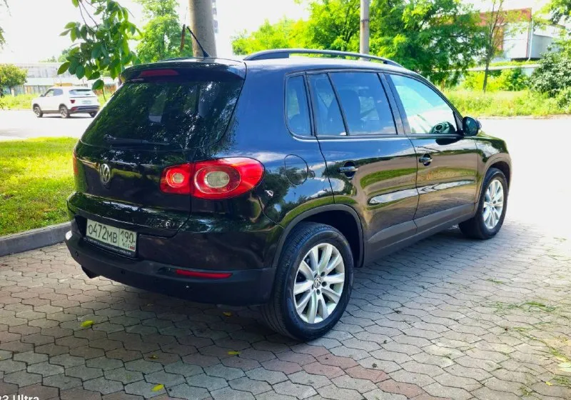 📢 продам volkswagen tiguan в идеале не бит не крашен 100%(цена-1м50тр)(возможен кредит) 🔹год 2011 🔹двигатель 2л бензин 🔹коробка: автомат :aisin 6ступка 🔹учёт рф любое оформление на вас цена 1м50т. р торг звоните 🔹авто просто в шикарном состоянии как новый не бит не крашен 100 % ходовка супер двигатель и кпп работают отлично, кузов в идеальном состоянии, салон велюр как новый. хорошая музыка, сигнализация, эл стеклоподъёмники датчик света и дождя хорошая аудио система и т. д 🔹телефон : +79495206779 звоните пишите мах +79495206779 - фотография - 5
