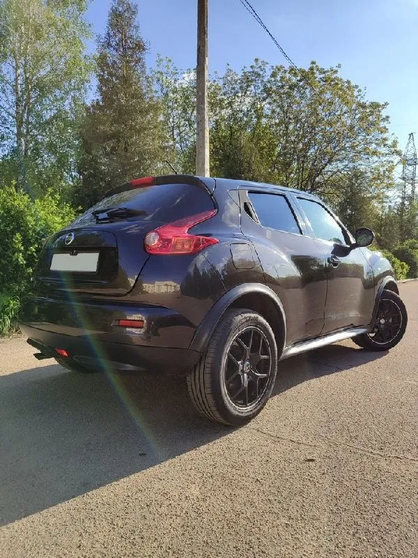 Продам nissan juke в отличном состоянии. автомобиль в эксплуатации с 2013 года, оригинальный пробег 174000км. двигатель 1.6л + автомат (cvt), климат-контроль, круиз-контроль, сигнализация с автозапуском, android-мaгнитoлa, камера заднего вида, полный электропакет, пoдoгpeв cидeний, бортовой компьютер с выбором режима езды и т. д. кузов весь в родной краске, красивый коричневый цвет. салон приятный, ухоженный. технически в отличном состоянии, есть история обслуживания, стоят новые шины, пройден техосмотр. цена 1025000р, полный бак в подарок. +79496207815 - фотография - 2