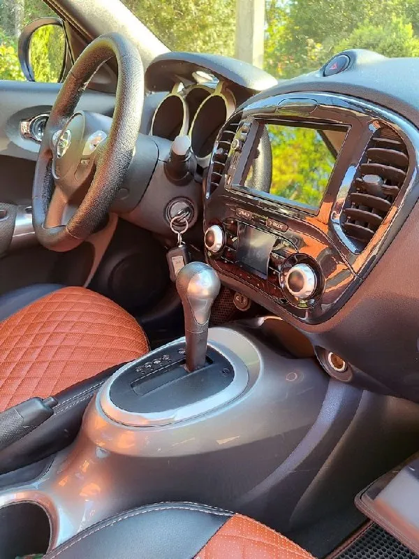 Продам nissan juke в отличном состоянии. автомобиль в эксплуатации с 2013 года, оригинальный пробег 174000км. двигатель 1.6л + автомат (cvt), климат-контроль, круиз-контроль, сигнализация с автозапуском, android-мaгнитoлa, камера заднего вида, полный электропакет, пoдoгpeв cидeний, бортовой компьютер с выбором режима езды и т. д. кузов весь в родной краске, красивый коричневый цвет. салон приятный, ухоженный. технически в отличном состоянии, есть история обслуживания, стоят новые шины, пройден техосмотр. цена 1025000р, полный бак в подарок. +79496207815 - фотография - 8