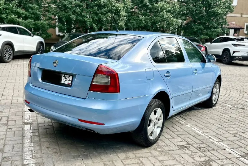 🔥🔥🔥610.000руб. 🔥🔥🔥 срочно срочно срочно🆘🧨🆘 skoda octavia a5 рейсталинг.2011год.1.6mpi автомат. пробег 210 авто в отличном состоянии вложений не требует не каких. кузов как на фото без гнили и ржавчины. свеже покрашен чисто косметика. мотор 1.6 mpi самый обычный работает отлично не дымит не троит тянет супер. коробка обычный автомат айсин 6ст. тоже работает без проблем. ходовая в полном порядке. салон чистый и ухоженный. богатая комплектация:есть все необходимое для комфортной езды. климат-контроль работает в обе стороны и холодит отлично и греет. документы в полном порядке на 180 учете. тех. осмотр есть. переоформить можно хоть сразу. любое переоформление. осмотр донецк. +79499826417 +79497946634 телеграмм 📞 🇷🇺 звоните: +79499826417 - фотография - 5