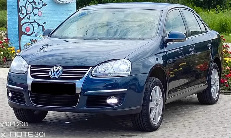 Volkswagen jetta ‎год выпуска 2010 ‎автомобиль в отличном состоянии ‎пробег 194.000 тысяч ‎ 1.6 работает отличном ‎масло не ест! ‎коробка автомат без пенков рывков и т. д ‎ходовая вся обслужена и вложений не каких не требуется ! ‎отличная комплектация ‎раздельный климат контроль ‎стеклоподъёмники ‎подогрев сидений ‎и многое другое ‎с документами полный порядок ‎юридически автомобиль чист ‎цена 635.000₽ торг реальному покупателю ‎также рассмотрю варианты обмена ‎+79490843898 ‎ ‎ 📲 tg: петр 📞 звоните: +7(949)0843898 - фотография - 2