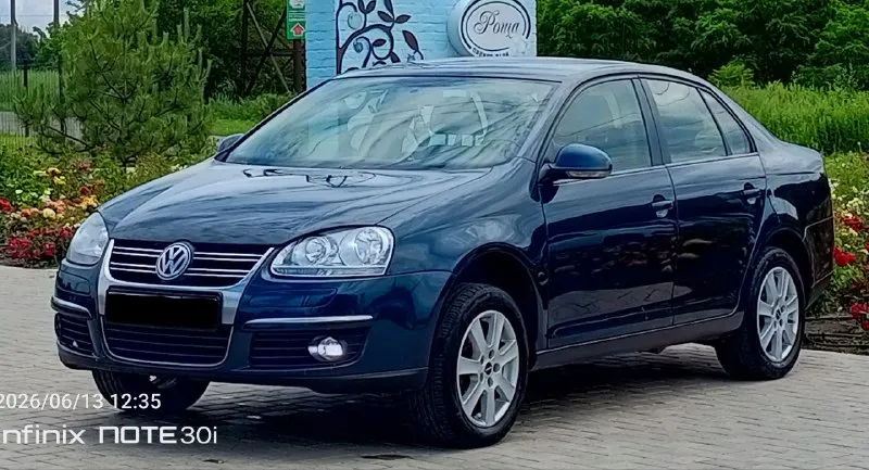 Volkswagen jetta ‎год выпуска 2010 ‎автомобиль в отличном состоянии ‎пробег 194.000 тысяч ‎ 1.6 работает отличном ‎масло не ест! ‎коробка автомат без пенков рывков и т. д ‎ходовая вся обслужена и вложений не каких не требуется ! ‎отличная комплектация ‎раздельный климат контроль ‎стеклоподъёмники ‎подогрев сидений ‎и многое другое ‎с документами полный порядок ‎юридически автомобиль чист ‎цена 635.000₽ торг реальному покупателю ‎также рассмотрю варианты обмена ‎+79490843898 ‎ ‎ 📲 tg: петр 📞 звоните: +7(949)0843898 - фотография - 3