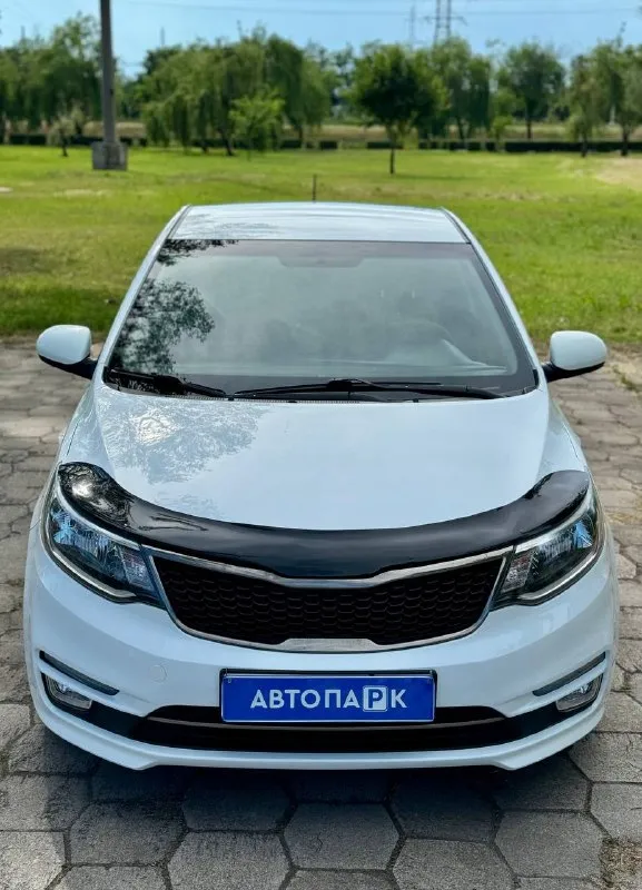 🇰🇷 kia rio iii restailing 💰цена: 900 000р 🏢город: мариуполь 📅год выпуска: 2015 🧾пробег: 148 885км. ⚙️двигатель: 1.6 ⛽топливо: бензин ⚙️кпп: автомат 6-ст 📞 телефон: +7-949-727-41-51 +7-989-263-55-56 +7-949-551-91-52 💾 описание: rio. .. ng')">✅ отличное внешнее и техническое состояние ✅ классический, шестиступенчатый автомат ✅ южная эксплуатация ✅ отличная комплектация: ❄️ кондиционер работает отлично, abs, airbag, полный электопакет, гидроусилитель руля, центральный замок, android магнитола с камерой заднего вида, подогрев сидений, подогрев руля, птф, отличная резина. ➕автомобиль с пройденным техническим осмотром и готов к переоформлению. улица шевченко 2️⃣6️⃣9️⃣ 🏦 возможна продажа в кредит по двум документам. - фотография - 2