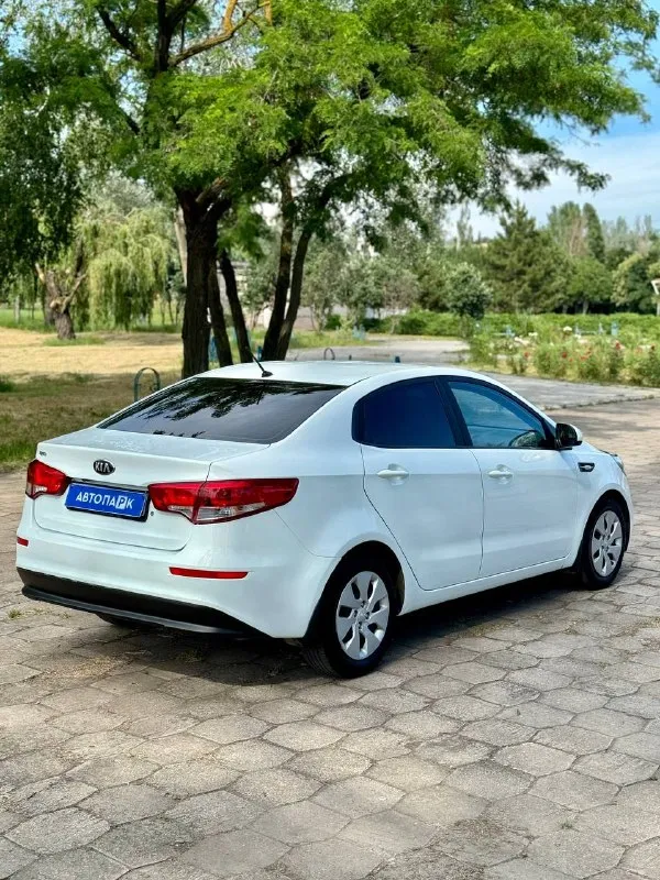 🇰🇷 kia rio iii restailing 💰цена: 900 000р 🏢город: мариуполь 📅год выпуска: 2015 🧾пробег: 148 885км. ⚙️двигатель: 1.6 ⛽топливо: бензин ⚙️кпп: автомат 6-ст 📞 телефон: +7-949-727-41-51 +7-989-263-55-56 +7-949-551-91-52 💾 описание: rio. .. ng')">✅ отличное внешнее и техническое состояние ✅ классический, шестиступенчатый автомат ✅ южная эксплуатация ✅ отличная комплектация: ❄️ кондиционер работает отлично, abs, airbag, полный электопакет, гидроусилитель руля, центральный замок, android магнитола с камерой заднего вида, подогрев сидений, подогрев руля, птф, отличная резина. ➕автомобиль с пройденным техническим осмотром и готов к переоформлению. улица шевченко 2️⃣6️⃣9️⃣ 🏦 возможна продажа в кредит по двум документам. - фотография - 4