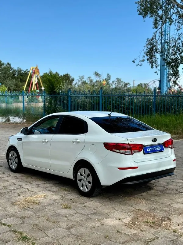 🇰🇷 kia rio iii restailing 💰цена: 900 000р 🏢город: мариуполь 📅год выпуска: 2015 🧾пробег: 148 885км. ⚙️двигатель: 1.6 ⛽топливо: бензин ⚙️кпп: автомат 6-ст 📞 телефон: +7-949-727-41-51 +7-989-263-55-56 +7-949-551-91-52 💾 описание: rio. .. ng')">✅ отличное внешнее и техническое состояние ✅ классический, шестиступенчатый автомат ✅ южная эксплуатация ✅ отличная комплектация: ❄️ кондиционер работает отлично, abs, airbag, полный электопакет, гидроусилитель руля, центральный замок, android магнитола с камерой заднего вида, подогрев сидений, подогрев руля, птф, отличная резина. ➕автомобиль с пройденным техническим осмотром и готов к переоформлению. улица шевченко 2️⃣6️⃣9️⃣ 🏦 возможна продажа в кредит по двум документам. - фотография - 6