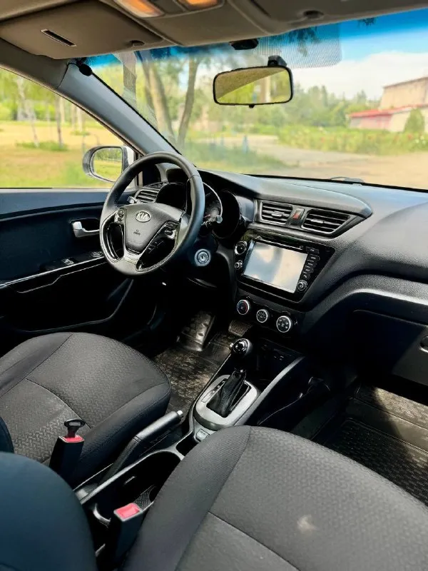 🇰🇷 kia rio iii restailing 💰цена: 900 000р 🏢город: мариуполь 📅год выпуска: 2015 🧾пробег: 148 885км. ⚙️двигатель: 1.6 ⛽топливо: бензин ⚙️кпп: автомат 6-ст 📞 телефон: +7-949-727-41-51 +7-989-263-55-56 +7-949-551-91-52 💾 описание: rio. .. ng')">✅ отличное внешнее и техническое состояние ✅ классический, шестиступенчатый автомат ✅ южная эксплуатация ✅ отличная комплектация: ❄️ кондиционер работает отлично, abs, airbag, полный электопакет, гидроусилитель руля, центральный замок, android магнитола с камерой заднего вида, подогрев сидений, подогрев руля, птф, отличная резина. ➕автомобиль с пройденным техническим осмотром и готов к переоформлению. улица шевченко 2️⃣6️⃣9️⃣ 🏦 возможна продажа в кредит по двум документам. - фотография - 9