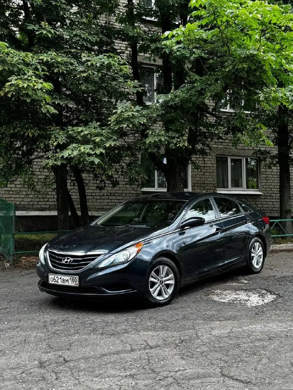 Hyundai sonata, год 2010, объем двигателя 2.4, атмосферник. автомобиль полностью обслужен. машина более семи лет в семье, по факту 1 владелец. пригоняли из америки. 2 комплекта резины: зима, лето. возможен обмен. цена 1🍋50 +79495672089 📲 tg: @mark_karpovich1 📞 звоните: +7(949)5672089 - фотография - 2