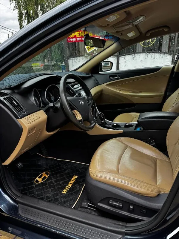 Hyundai sonata, год 2010, объем двигателя 2.4, атмосферник. автомобиль полностью обслужен. машина более семи лет в семье, по факту 1 владелец. пригоняли из америки. 2 комплекта резины: зима, лето. возможен обмен. цена 1🍋50 +79495672089 📲 tg: @mark_karpovich1 📞 звоните: +7(949)5672089 - фотография - 6