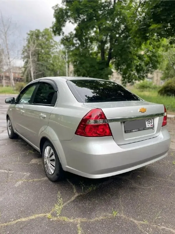 ♻️Продам chevrolet aveo 2007 г. В. 1.6 ♻️

Автомобиль был куплен в 2007 году в салоне г. Донецк.
Один владелец за все время. Автомобиль без дтп, весь заводской метал и окрас ! Родной пробег ❗️119.000 км ❗️ничего не крутилось и не моталось. Любые проверки. Простой неприхотливый и надёжный автомобиль с самым надёжным и мощным мотором в линейке 1.6 16v🔥🔥🔥 (не путайте с 1.2 или 1.4!!!) достаточно динамичный и резвый, на механической коробке передач. Автомобиль в хорошем состоянии, простой в ремонте, неприхотливый и надёжный при эксплуатации. Двигатель работает безупречно, как новый. Поменяно грм и помпа 7 тыс назад. Недавно заменена лямбда первая. Поменяны задние колодки, и троса ручника. Масло льется 5/40 ravenol. Заводские катализаторы на месте. Машина надежная и неприхотливая, никогда не подводила. По коробке без хрустов и прочего. Кузов оцинкованный!!! Дно/пороги/ стаканы/ низа дверей в заводском состоянии. Стекла все заводские
Цена: 💰525.000
+7949-585-12-42
Осмотр макеевка - фотография - 4