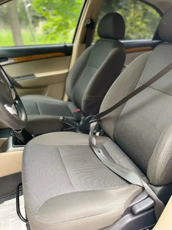 ♻️Продам chevrolet aveo 2007 г. В. 1.6 ♻️

Автомобиль был куплен в 2007 году в салоне г. Донецк.
Один владелец за все время. Автомобиль без дтп, весь заводской метал и окрас ! Родной пробег ❗️119.000 км ❗️ничего не крутилось и не моталось. Любые проверки. Простой неприхотливый и надёжный автомобиль с самым надёжным и мощным мотором в линейке 1.6 16v🔥🔥🔥 (не путайте с 1.2 или 1.4!!!) достаточно динамичный и резвый, на механической коробке передач. Автомобиль в хорошем состоянии, простой в ремонте, неприхотливый и надёжный при эксплуатации. Двигатель работает безупречно, как новый. Поменяно грм и помпа 7 тыс назад. Недавно заменена лямбда первая. Поменяны задние колодки, и троса ручника. Масло льется 5/40 ravenol. Заводские катализаторы на месте. Машина надежная и неприхотливая, никогда не подводила. По коробке без хрустов и прочего. Кузов оцинкованный!!! Дно/пороги/ стаканы/ низа дверей в заводском состоянии. Стекла все заводские
Цена: 💰525.000
+7949-585-12-42
Осмотр макеевка - фотография - 8