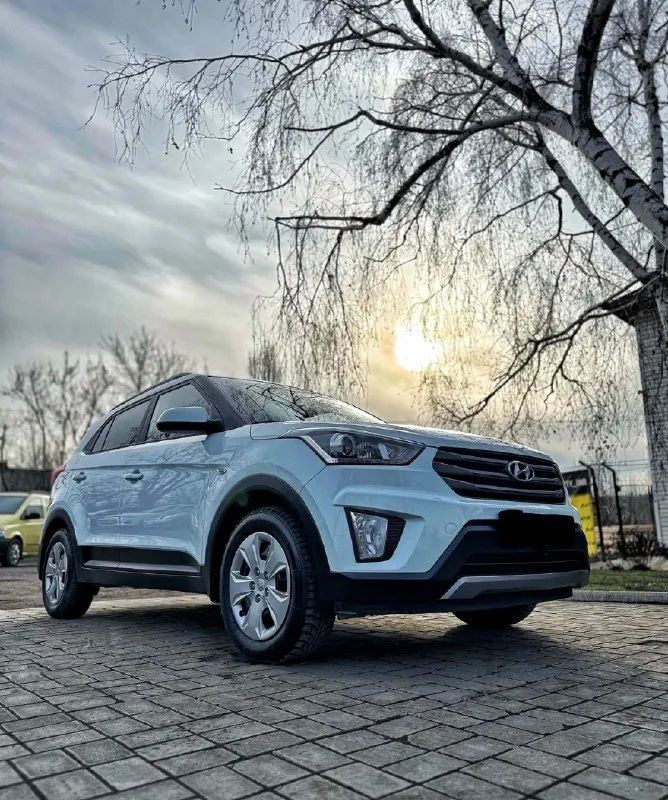 Продам hyundai крета, 2017 год, двигатель 1.6 автомат, пробег 130т резина зима лето, не бита не крашеная, любые проверки! 1720000 тыс торг у капота! +79493734123 📞 звоните: +7(949)3734123 - фотография - 1