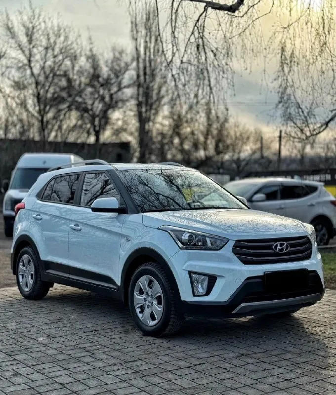 Продам hyundai крета, 2017 год, двигатель 1.6 автомат, пробег 130т резина зима лето, не бита не крашеная, любые проверки! 1720000 тыс торг у капота! +79493734123 📞 звоните: +7(949)3734123 - фотография - 3