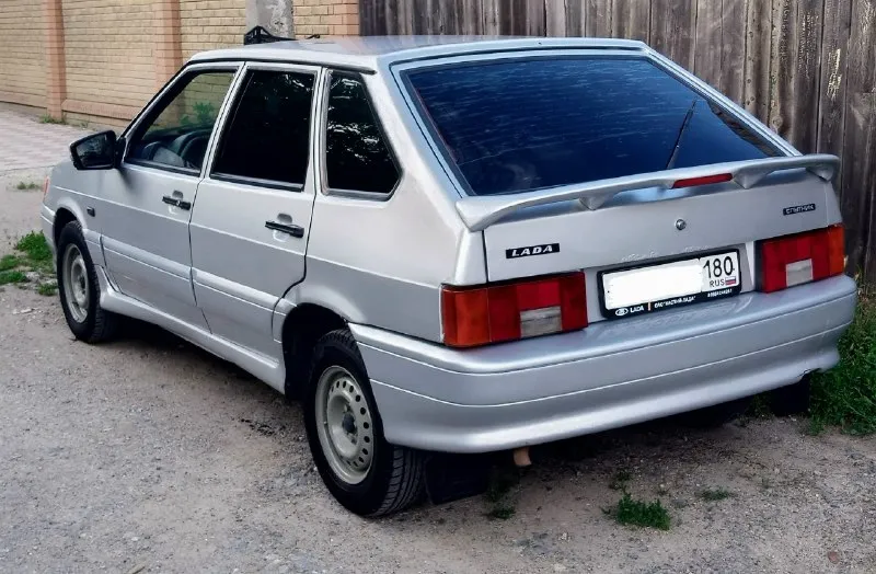 Продам ваз 2114 2007 год выпуска автомобиль в хорошем состоянии двигатель коробка ходовая всë в порядке комплектация люкс стëкла подъëмники подогрев сиденья бортовой компьютер центральный замок магнитола колонки гранта зеркала тонировка стëкл резина хорошая летняя цена 200.000 тысяч реальному покупателю торг. . город донецк. . +79494944311 📞 звоните: +7(949)4944311 - фотография - 2