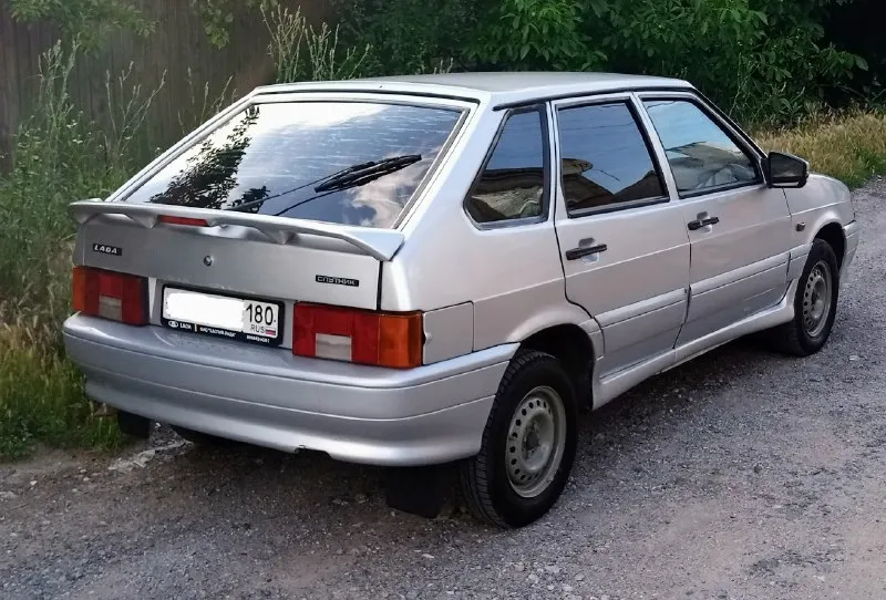 Продам ваз 2114 2007 год выпуска автомобиль в хорошем состоянии двигатель коробка ходовая всë в порядке комплектация люкс стëкла подъëмники подогрев сиденья бортовой компьютер центральный замок магнитола колонки гранта зеркала тонировка стëкл резина хорошая летняя цена 200.000 тысяч реальному покупателю торг. . город донецк. . +79494944311 📞 звоните: +7(949)4944311 - фотография - 3