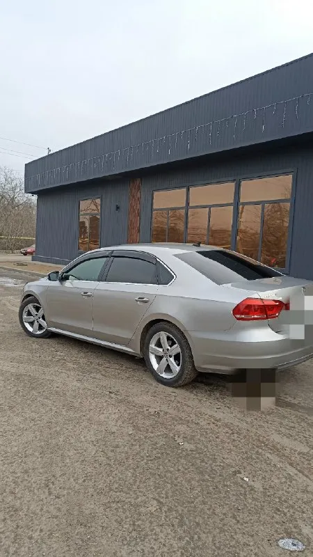 Продам volkswagen passat b 7 в отличном состоянии. 2012 г. двигатель 2,5 атмосферник, один из лучших в линейке, без всяких турбин. коробка автомат аisin 6 ступенчатый работает отлично переключает плавно не дергает не пинает. салон кожа весь целый не прокуренный. комплектация se все есть только без люка. ходовая обслужена что нужно заменено и сделан сход развал. кузов в отличном состоянии без гнилья и ржавчины вообще. смотрится отлично. резина зима, лето. переоформление без проблем. вин код по запросу. цена 1 млн. 250тыс. рублей торг возле авто. +79490439410 📞 звоните: +7(949)0439410 - фотография - 3