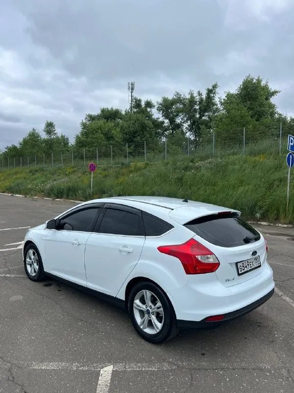 Ford focus 2013 двигатель бензин, 1.6 л 126 л. с пробег 134 500. авто вложения не требует. starline автозапуск сигнализация, задние парктроники, подсветка салона в цвет с приборной панелью. цена 1 050 000 звонить : +79497030888 - фотография - 4