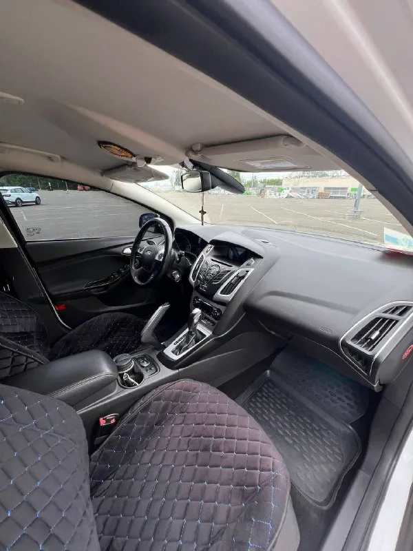 Ford focus 2013 двигатель бензин, 1.6 л 126 л. с пробег 134 500. авто вложения не требует. starline автозапуск сигнализация, задние парктроники, подсветка салона в цвет с приборной панелью. цена 1 050 000 звонить : +79497030888 - фотография - 5