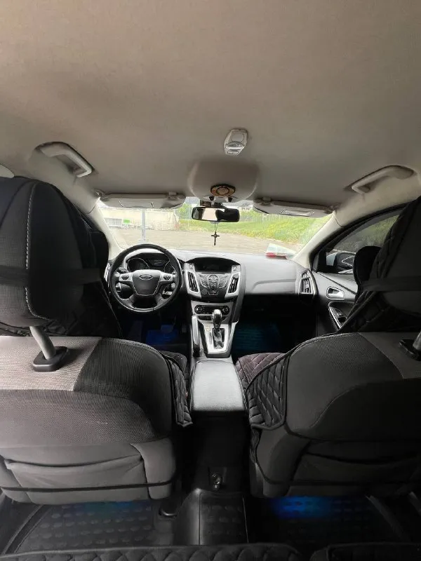 Ford focus 2013 двигатель бензин, 1.6 л 126 л. с пробег 134 500. авто вложения не требует. starline автозапуск сигнализация, задние парктроники, подсветка салона в цвет с приборной панелью. цена 1 050 000 звонить : +79497030888 - фотография - 7