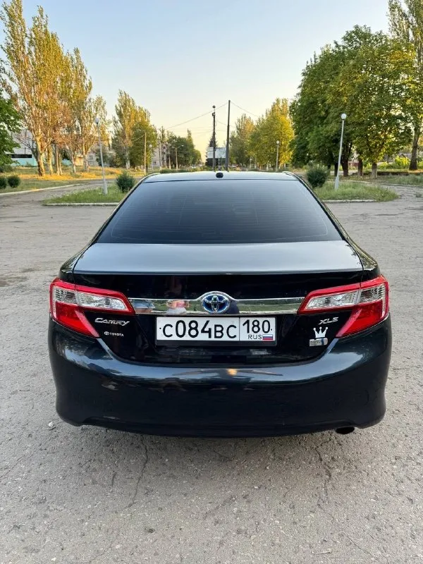 Продам toyota camry 50 🚀🚀🚀 мотор 2.5 бензин hybrid. расход топлива 5 на 100 пробег 156т. м. авто в хорошем состоянии!!! комплектация xle. ( безключевой доступ климат, круиз контроль, камера заднего вида, хорошая музыка, лэд туманки ). авто супер экономичное и надёжное. .2 ключа,2 комплекта резины,2 пары ковриков. батарея в отличном состоянии. документы в полном порядке без арестов и штрафов✅ цена 1.550.000₽ 💵(хороший торг) все вопросы только по телефону 📲 +79493780210 осмотр г. харзцызск - фотография - 4