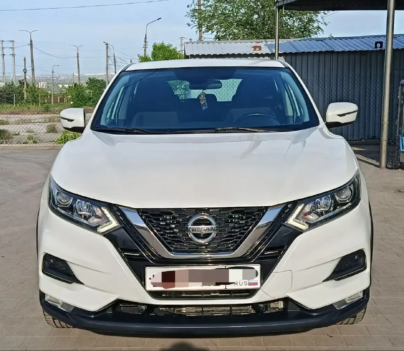 Nissan qashqai 2019 -двигатель 2.0 -кпп автомат -пробег 133000 -цена 1.475000₽ -донецк -тел: +79494676510 автомобиль в отличном состоянии, с родным пробегом без дтп, кузов без дефектов, по технической части вопросов нет полностью обслужен и готов к дальнейшей эксплуатации. красивый перламутровый цвет, комплектация: подогрев сидений руля зеркал, датчик света и дождя, диодная оптика, ,сенсорная мультимедиа с bluetooth usb aux, камера заднего вида, парктроник задний и передний, круиз-контроль, климат-контроль двухзонный, литые диски, электр. ручник и т. д осмотр в любое время, очень ухоженный автомобиль, любая диагностика. - фотография - 2
