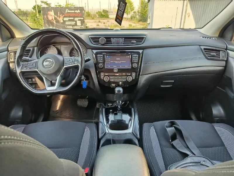 Nissan qashqai 2019 -двигатель 2.0 -кпп автомат -пробег 133000 -цена 1.475000₽ -донецк -тел: +79494676510 автомобиль в отличном состоянии, с родным пробегом без дтп, кузов без дефектов, по технической части вопросов нет полностью обслужен и готов к дальнейшей эксплуатации. красивый перламутровый цвет, комплектация: подогрев сидений руля зеркал, датчик света и дождя, диодная оптика, ,сенсорная мультимедиа с bluetooth usb aux, камера заднего вида, парктроник задний и передний, круиз-контроль, климат-контроль двухзонный, литые диски, электр. ручник и т. д осмотр в любое время, очень ухоженный автомобиль, любая диагностика. - фотография - 8