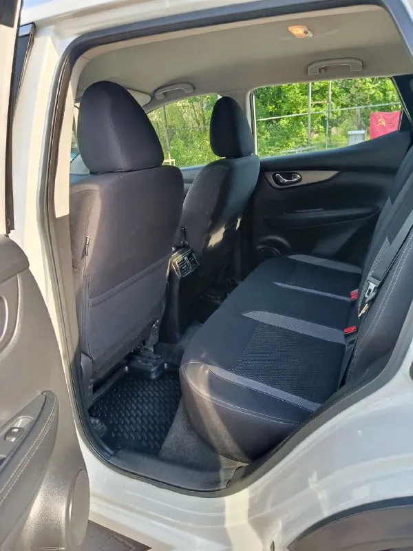 Nissan qashqai 2019 -двигатель 2.0 -кпп автомат -пробег 133000 -цена 1.475000₽ -донецк -тел: +79494676510 автомобиль в отличном состоянии, с родным пробегом без дтп, кузов без дефектов, по технической части вопросов нет полностью обслужен и готов к дальнейшей эксплуатации. красивый перламутровый цвет, комплектация: подогрев сидений руля зеркал, датчик света и дождя, диодная оптика, ,сенсорная мультимедиа с bluetooth usb aux, камера заднего вида, парктроник задний и передний, круиз-контроль, климат-контроль двухзонный, литые диски, электр. ручник и т. д осмотр в любое время, очень ухоженный автомобиль, любая диагностика. - фотография - 9