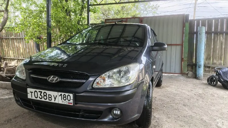 Продается хюндай гетц hyundai getz цена 450.000₽ без торга!!! год выпуска: 2008г кпп : автомат двигатель: 1.4 драйв мод: есть находится: донецкая обл. г. харцызск пробег: 200.000 (точнее на фото видно) подробнее о машине: неприхотливая и очень экономичная для своих возможностей машина, детали не дорогие расход детский 5-6.5л/100км (в зависимости от стиля езды). поменяны расходники, ходовка на 5+, работа движка на 5+, работа акпп на 5+, кузов на 5+ не тянет так как есть свои жизненные коцки, но главное что ржавчины нет и весь металл целый и родной поэтому 5 заслуживает, в салоне новые ухоженые блестящие красивые черные чехлы и установлена магнитолка-планшет китайская весь пластик целый ничего не побито не пошкрябано не поцарапано. так что в среднем машинка на 5 баллов из 5+. по договоренности могу подъехать к вам посмотрите автомобиль по поводу каких-то деталей пишите в лс или звоните по номеру телефона или в max +79495231743 - фотография - 1