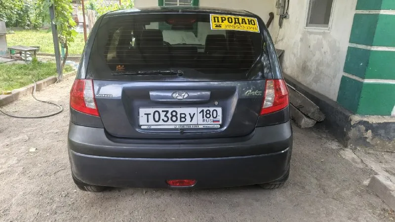 Продается хюндай гетц hyundai getz цена 450.000₽ без торга!!! год выпуска: 2008г кпп : автомат двигатель: 1.4 драйв мод: есть находится: донецкая обл. г. харцызск пробег: 200.000 (точнее на фото видно) подробнее о машине: неприхотливая и очень экономичная для своих возможностей машина, детали не дорогие расход детский 5-6.5л/100км (в зависимости от стиля езды). поменяны расходники, ходовка на 5+, работа движка на 5+, работа акпп на 5+, кузов на 5+ не тянет так как есть свои жизненные коцки, но главное что ржавчины нет и весь металл целый и родной поэтому 5 заслуживает, в салоне новые ухоженые блестящие красивые черные чехлы и установлена магнитолка-планшет китайская весь пластик целый ничего не побито не пошкрябано не поцарапано. так что в среднем машинка на 5 баллов из 5+. по договоренности могу подъехать к вам посмотрите автомобиль по поводу каких-то деталей пишите в лс или звоните по номеру телефона или в max +79495231743 - фотография - 5