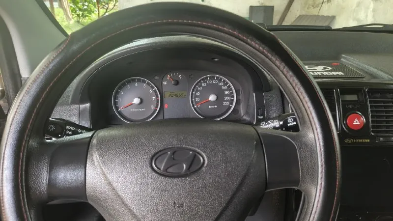 Продается хюндай гетц hyundai getz цена 450.000₽ без торга!!! год выпуска: 2008г кпп : автомат двигатель: 1.4 драйв мод: есть находится: донецкая обл. г. харцызск пробег: 200.000 (точнее на фото видно) подробнее о машине: неприхотливая и очень экономичная для своих возможностей машина, детали не дорогие расход детский 5-6.5л/100км (в зависимости от стиля езды). поменяны расходники, ходовка на 5+, работа движка на 5+, работа акпп на 5+, кузов на 5+ не тянет так как есть свои жизненные коцки, но главное что ржавчины нет и весь металл целый и родной поэтому 5 заслуживает, в салоне новые ухоженые блестящие красивые черные чехлы и установлена магнитолка-планшет китайская весь пластик целый ничего не побито не пошкрябано не поцарапано. так что в среднем машинка на 5 баллов из 5+. по договоренности могу подъехать к вам посмотрите автомобиль по поводу каких-то деталей пишите в лс или звоните по номеру телефона или в max +79495231743 - фотография - 6