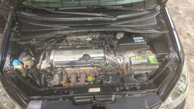 Продается хюндай гетц hyundai getz цена 450.000₽ без торга!!! год выпуска: 2008г кпп : автомат двигатель: 1.4 драйв мод: есть находится: донецкая обл. г. харцызск пробег: 200.000 (точнее на фото видно) подробнее о машине: неприхотливая и очень экономичная для своих возможностей машина, детали не дорогие расход детский 5-6.5л/100км (в зависимости от стиля езды). поменяны расходники, ходовка на 5+, работа движка на 5+, работа акпп на 5+, кузов на 5+ не тянет так как есть свои жизненные коцки, но главное что ржавчины нет и весь металл целый и родной поэтому 5 заслуживает, в салоне новые ухоженые блестящие красивые черные чехлы и установлена магнитолка-планшет китайская весь пластик целый ничего не побито не пошкрябано не поцарапано. так что в среднем машинка на 5 баллов из 5+. по договоренности могу подъехать к вам посмотрите автомобиль по поводу каких-то деталей пишите в лс или звоните по номеру телефона или в max +79495231743 - фотография - 7