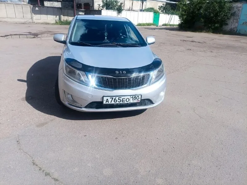 Продам kia рио/ kia rio 3 поколения 2013г. комплектация: подогрев сидений, обогрев зеркал и дворников, новая мультимедийная система 9' ( штатную отдам в подарок), 2 комплекта свежей резины, есть регистратор и камера заднего вида, кондиционер. машина обслужена и не нуждается в ремонте, сел и поехал. едит бодро, нареканий по мотору нет. владею 2 года, продажа от собственника. цена 840 000 руб. торг у капота. +7 949 076 16 82 📞 звоните: +7(949)0761682 - фотография - 2