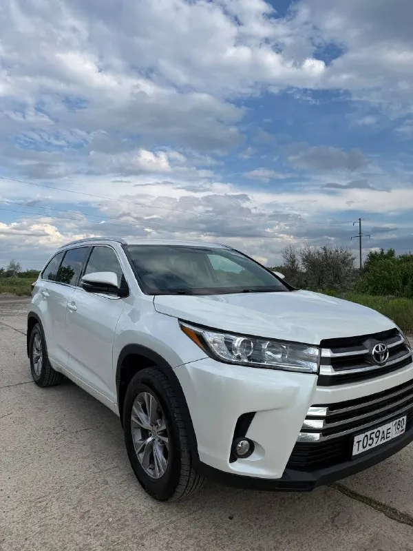 Продам toyota highlander!
Год: 2015
Двигатель: 2gr-fe 3,5 v6 249 л. С.
Акпп-6 aisin
Пробег: 227000 км
Цена: 2 900 000

Авто полностью обслужен и во вложениях не нуждается.
Два комплекта резины
По имеющимся вопросам пишите в л. С. Или по тел. +7(949)387-32-75 - фотография - 2