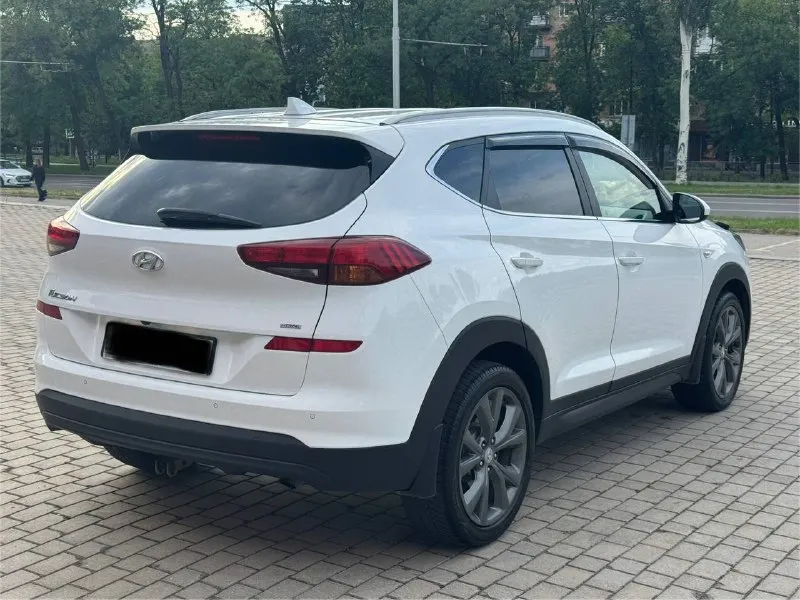 🔥 hyundai tucson официал restailing 2018 год двигатель 2.0 бензин коробка автомат awd (полный привод ) авто в отличном состоянии, абсолютно не какого вложения не требует, в дтп не участвовал весь в заводском окрасе !!! с документами все в порядке продажа с полным переоформлением в мрэо ! г. донецк цена 🔥 1.850.000 🔥 (возможно в кредит ) звоните остальное по тел. +79495210885 - фотография - 4