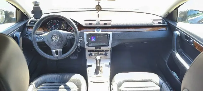 🚗продам машину volkswagen passat b7 2012 год. 🚗 ✅я собственник, юр. чистая, 2 ключа. 🔥двигатель 1.8, очень бодрый. ✅пробег 280тыс. км. ✅расходники все поменяны масла, фильтра. ничего не гремит не стучит. была произведена замена сцепления и полное обслуживание мехатроника. ✅кожаный салон в идеальном состоянии. ✅практически новая зимняя резина, отдам в придачу. ✅хороший линзованный свет. ✅подогрев зеркал, передних сидений, заднего стекла, переднего стекла, двухзонный климат, парктроники, датчик дождя, датчик света, эл. регулировка: зеркал, сиденья. ✅машина сел поехал, ничего делать не нужно. ✅ 💶цена 1 200 000 тыс. руб. 💶 📞📲звонить феникс/телеграмм/макс. +79493272818 📞 звоните: +7(949)3272818 - фотография - 4