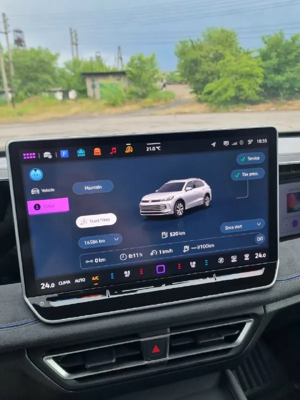 Volkswagen tiguan 2.0 tsi сборка ноябрь 2024г выехала из салона в апреле 2025г недавно сделано второе то(2к км назад) полная комлпектация r-line на 220 л. с на мокрой dsg пробег 16 500 км 2 ключа сигнализация starline полностью в броне(кроме боковых стекол) массаж, датчики дождя/света, автопилот, память сидений, вентиляция, проекция, камеры 360 и т. д цена 4 350 000 рублей +7 949 508 86 43 +7 949 984 89 14 📞 звоните: +7(949)5088643 - фотография - 5