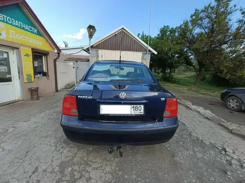 Автор: продаётся volkswagen passat b5 донецк/моспино +7 (949) 304-45-98 500 000 руб. 2000г. 1.8 атмосферный двигатель. бензин/газ. газ и прицепное вписаны в документы. учет рф. второй хозяин. состояние 4/5. два комплекта колес (литье и штампы с резиной) и полноразмерная запаска. родной знак аварийки! есть моменты по кузову но без гнили. капот и бампер оригинальные но меняные. родной капот в наличии. стоят линзованые фары с led лампами (не bi led модули), второй комплекс оригинаых фар в комплекте. климат контроль и круиз контроль работают. по двигателю и коробке вопросов нет, все работает без нареканий. машина в одних руках с 2017 года (была пригнана из германии. там был один хозяин и я второй. есть документы с момента покупки ее в 2000 году первым хозяином и вся ее история до момента покупки мной). обслужена для себя. есть сервисная книжка где расписаны все работы с 2017 года. стоят новые колонки. в комплекте набор для перехода на 2-din. по всем вопросам звоните ил 📞 звоните: +7(949)3044598 - фотография - 2