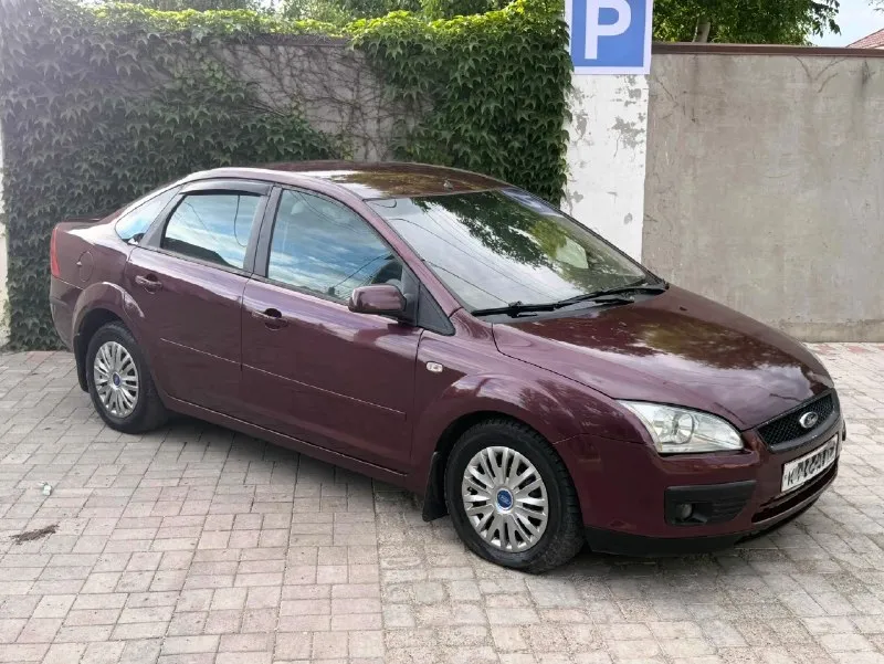 Продам ford focus 2 2007 год объем двигателя 1.8 мкпп авто в идеальном состоянии без сколов царапин итд, двигатель коробка ходовая в отличном состоянии 5/5 два хозяина за все время родной пробег 220 тыс максимальная комплектация климат контроль мульти руль подогрев лобового стекла и сидений esp abs датчик дождя/света задние шторки качественная штатная акустика и многое другое два ключа по документам полный порядок цена 460 тыс руб торг +7 (949) 536-57-89 если не дозвонитесь +79051712301 telegram 📞 🇷🇺 звоните: +7(905)1712301 - фотография - 1