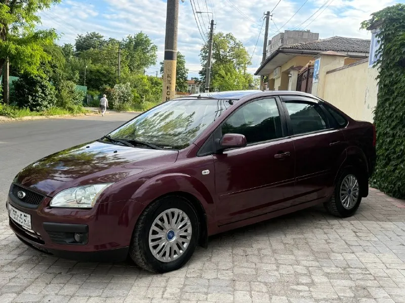 Продам ford focus 2 2007 год объем двигателя 1.8 мкпп авто в идеальном состоянии без сколов царапин итд, двигатель коробка ходовая в отличном состоянии 5/5 два хозяина за все время родной пробег 220 тыс максимальная комплектация климат контроль мульти руль подогрев лобового стекла и сидений esp abs датчик дождя/света задние шторки качественная штатная акустика и многое другое два ключа по документам полный порядок цена 460 тыс руб торг +7 (949) 536-57-89 если не дозвонитесь +79051712301 telegram 📞 🇷🇺 звоните: +7(905)1712301 - фотография - 2