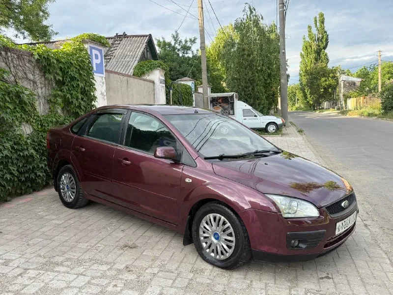 Продам ford focus 2 2007 год объем двигателя 1.8 мкпп авто в идеальном состоянии без сколов царапин итд, двигатель коробка ходовая в отличном состоянии 5/5 два хозяина за все время родной пробег 220 тыс максимальная комплектация климат контроль мульти руль подогрев лобового стекла и сидений esp abs датчик дождя/света задние шторки качественная штатная акустика и многое другое два ключа по документам полный порядок цена 460 тыс руб торг +7 (949) 536-57-89 если не дозвонитесь +79051712301 telegram 📞 🇷🇺 звоните: +7(905)1712301 - фотография - 3
