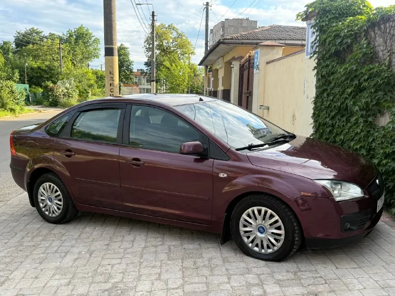 Продам ford focus 2 2007 год объем двигателя 1.8 мкпп авто в идеальном состоянии без сколов царапин итд, двигатель коробка ходовая в отличном состоянии 5/5 два хозяина за все время родной пробег 220 тыс максимальная комплектация климат контроль мульти руль подогрев лобового стекла и сидений esp abs датчик дождя/света задние шторки качественная штатная акустика и многое другое два ключа по документам полный порядок цена 460 тыс руб торг +7 (949) 536-57-89 если не дозвонитесь +79051712301 telegram 📞 🇷🇺 звоните: +7(905)1712301 - фотография - 4