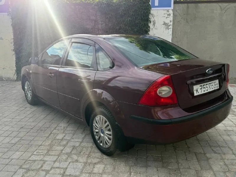 Продам ford focus 2 2007 год объем двигателя 1.8 мкпп авто в идеальном состоянии без сколов царапин итд, двигатель коробка ходовая в отличном состоянии 5/5 два хозяина за все время родной пробег 220 тыс максимальная комплектация климат контроль мульти руль подогрев лобового стекла и сидений esp abs датчик дождя/света задние шторки качественная штатная акустика и многое другое два ключа по документам полный порядок цена 460 тыс руб торг +7 (949) 536-57-89 если не дозвонитесь +79051712301 telegram 📞 🇷🇺 звоните: +7(905)1712301 - фотография - 8